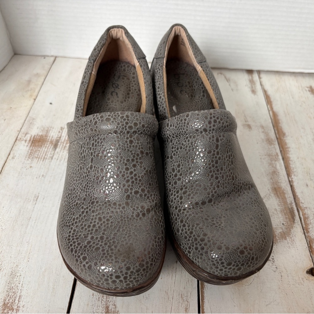b.o.c. Peggy clog gray metallic pebbled faux leather comfort shoes mules 9.5 EUC